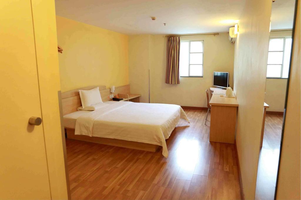 7Days Premium Chongqing Hongqihegou 호텔 객실 사진