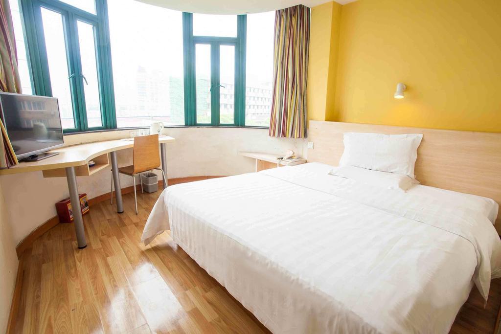7Days Premium Chongqing Hongqihegou 호텔 객실 사진